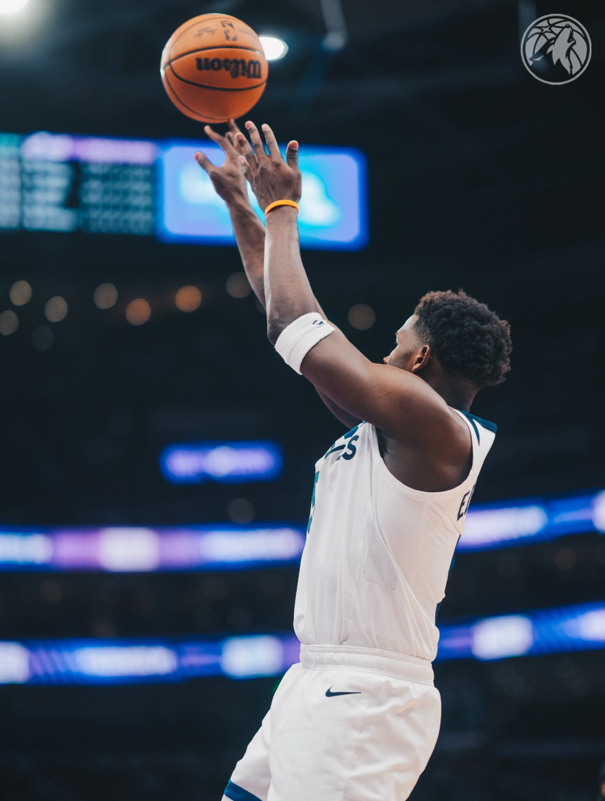 世界杯官方正版-两战93+14三分全败！华子丢全明星先发陷泥沼？森林狼被火箭反超